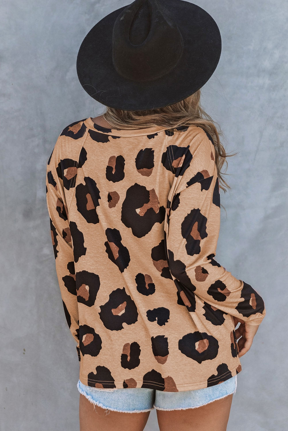 POSHOOT AUTUMN OUTFITS   Full Size Leopard Print Round Neck Long Sleeve Tee